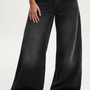 Petite Low Rise Wide Jean