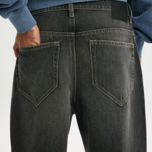 Relaxed Straight Jean